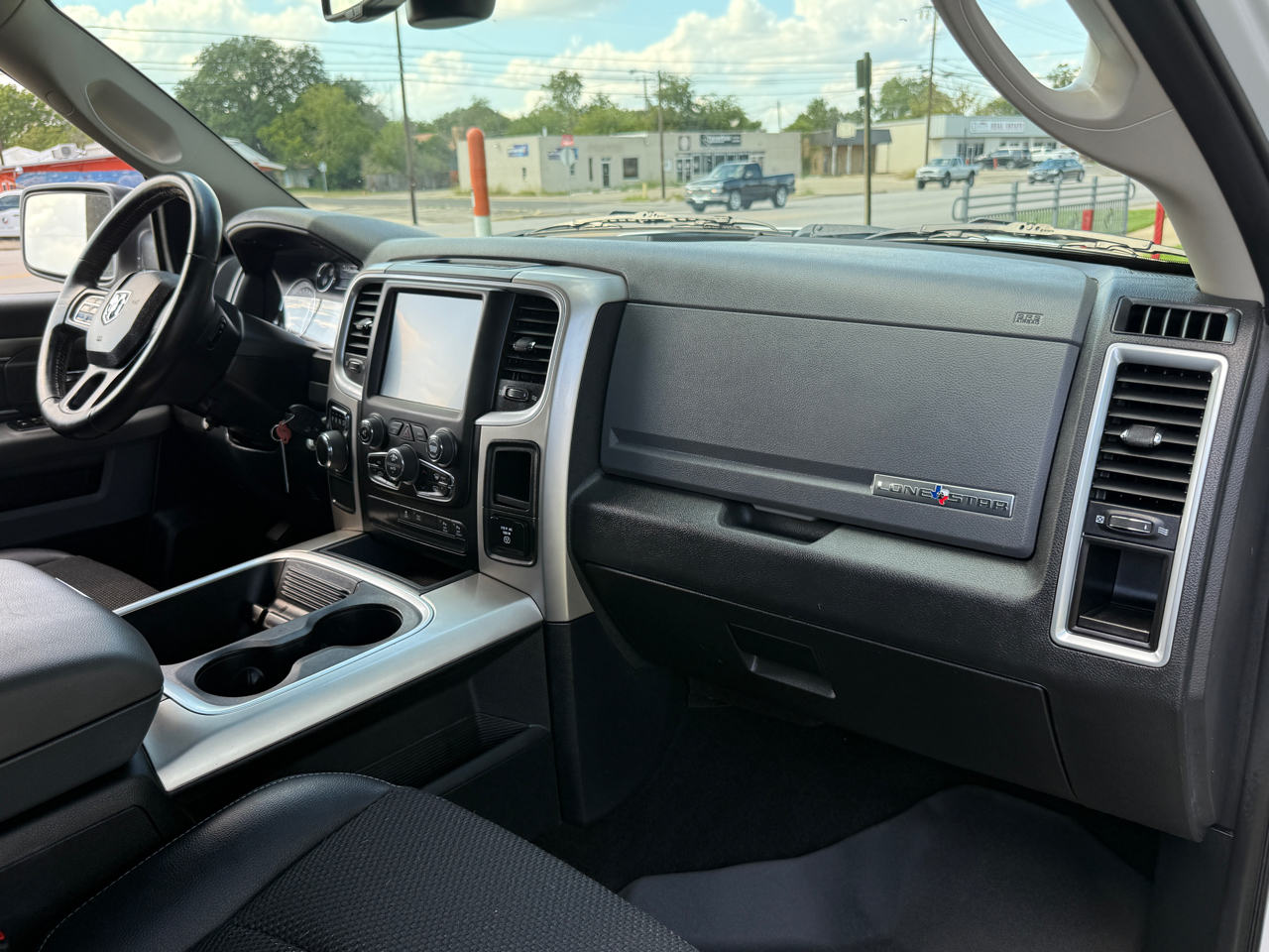 2017 Ram 1500 Lone Star photo 3
