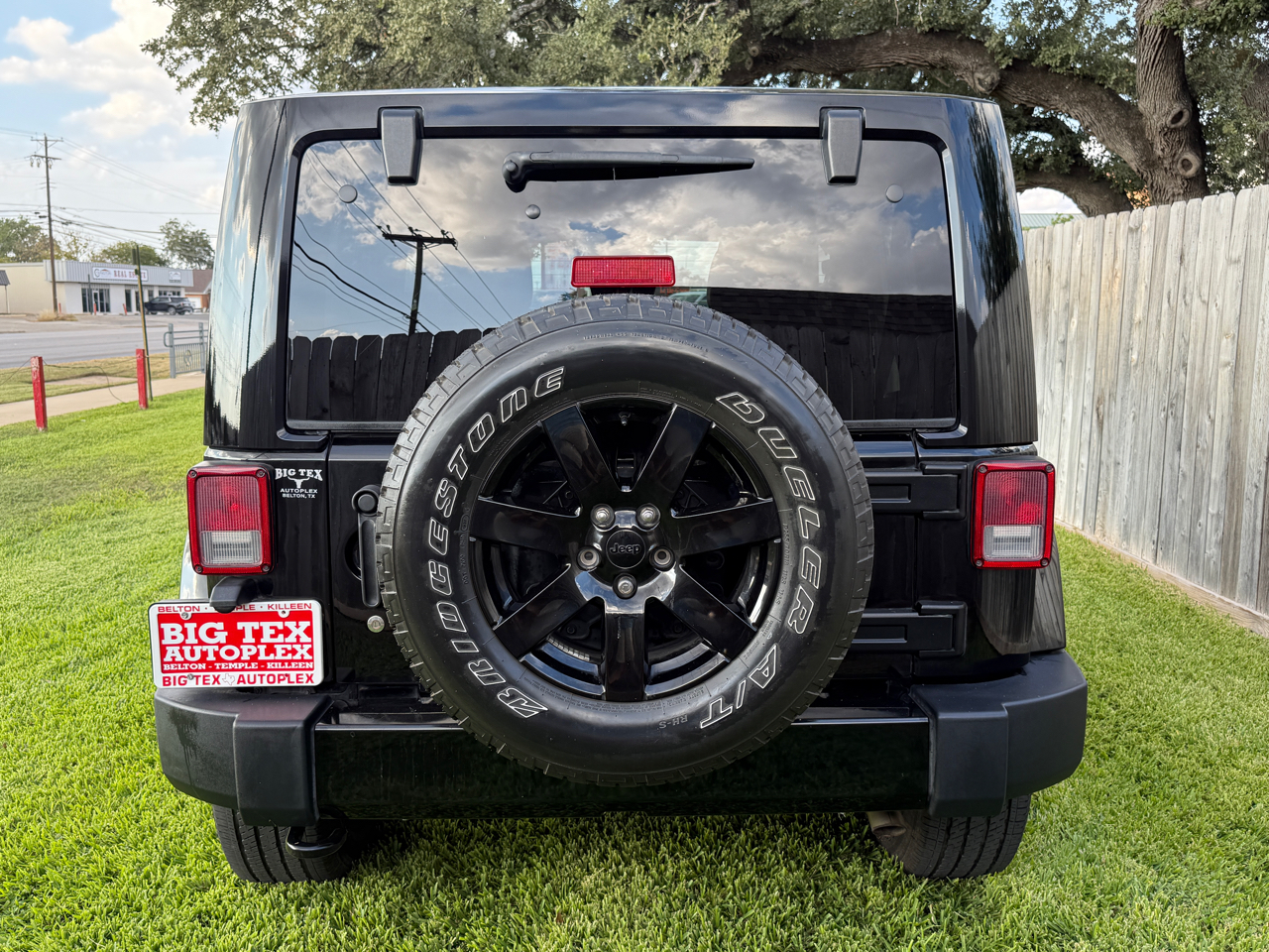 Jeep Wrangler Sahara 4WD 2014 Jeep Wrangler Sahara 4WD 2014