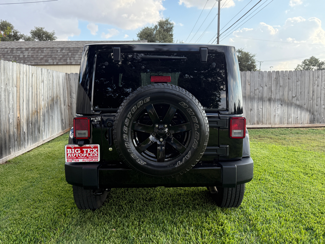 Jeep Wrangler Sahara 4WD 2014 Jeep Wrangler Sahara 4WD 2014