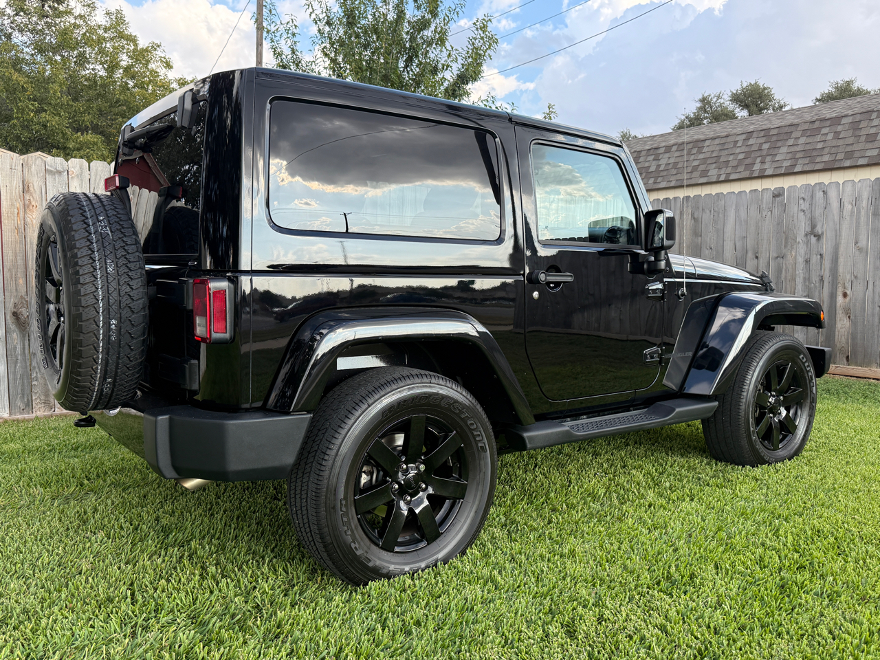 Jeep Wrangler Sahara 4WD 2014 Jeep Wrangler Sahara 4WD 2014