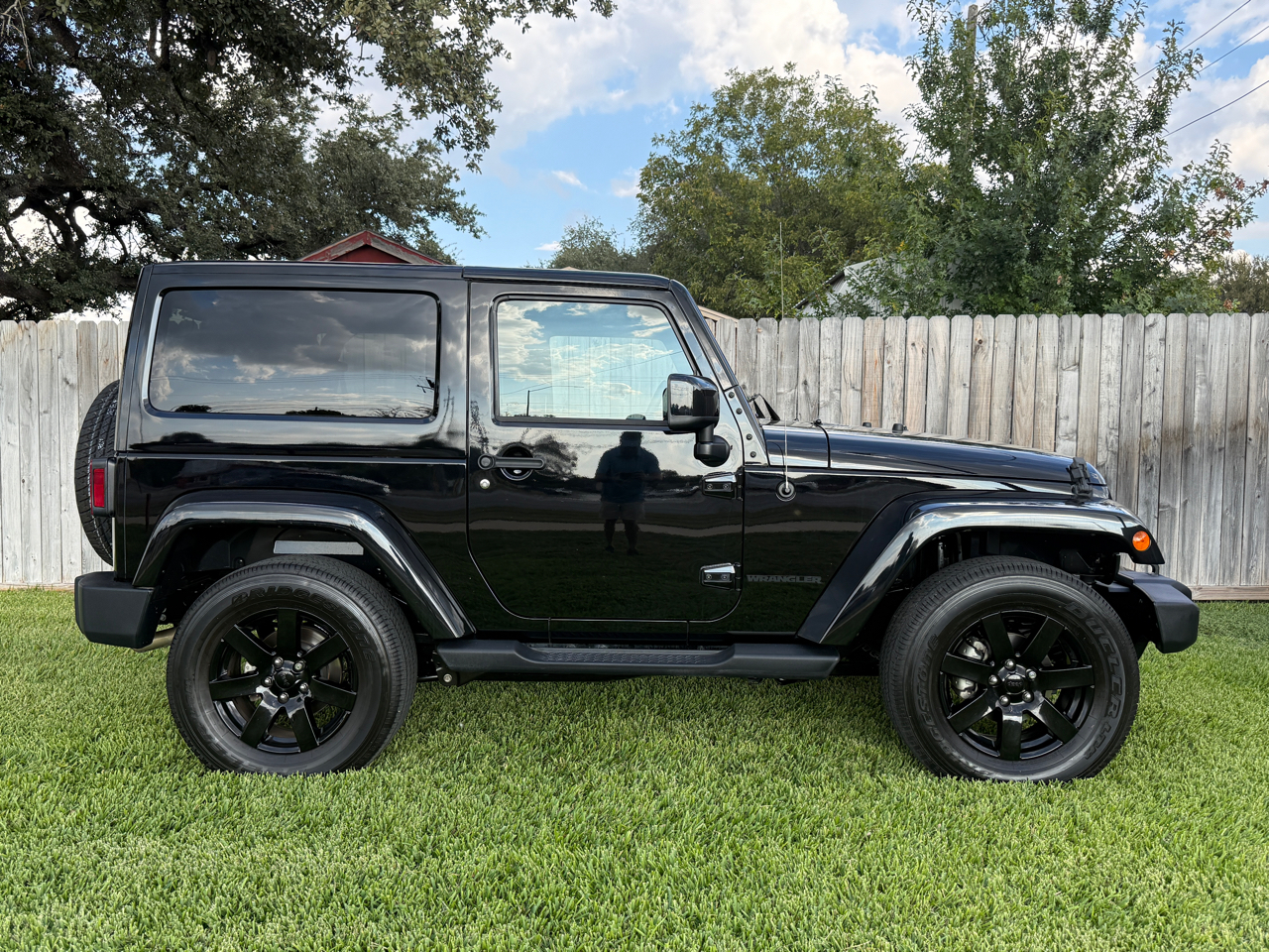 Jeep Wrangler Sahara 4WD 2014 Jeep Wrangler Sahara 4WD 2014