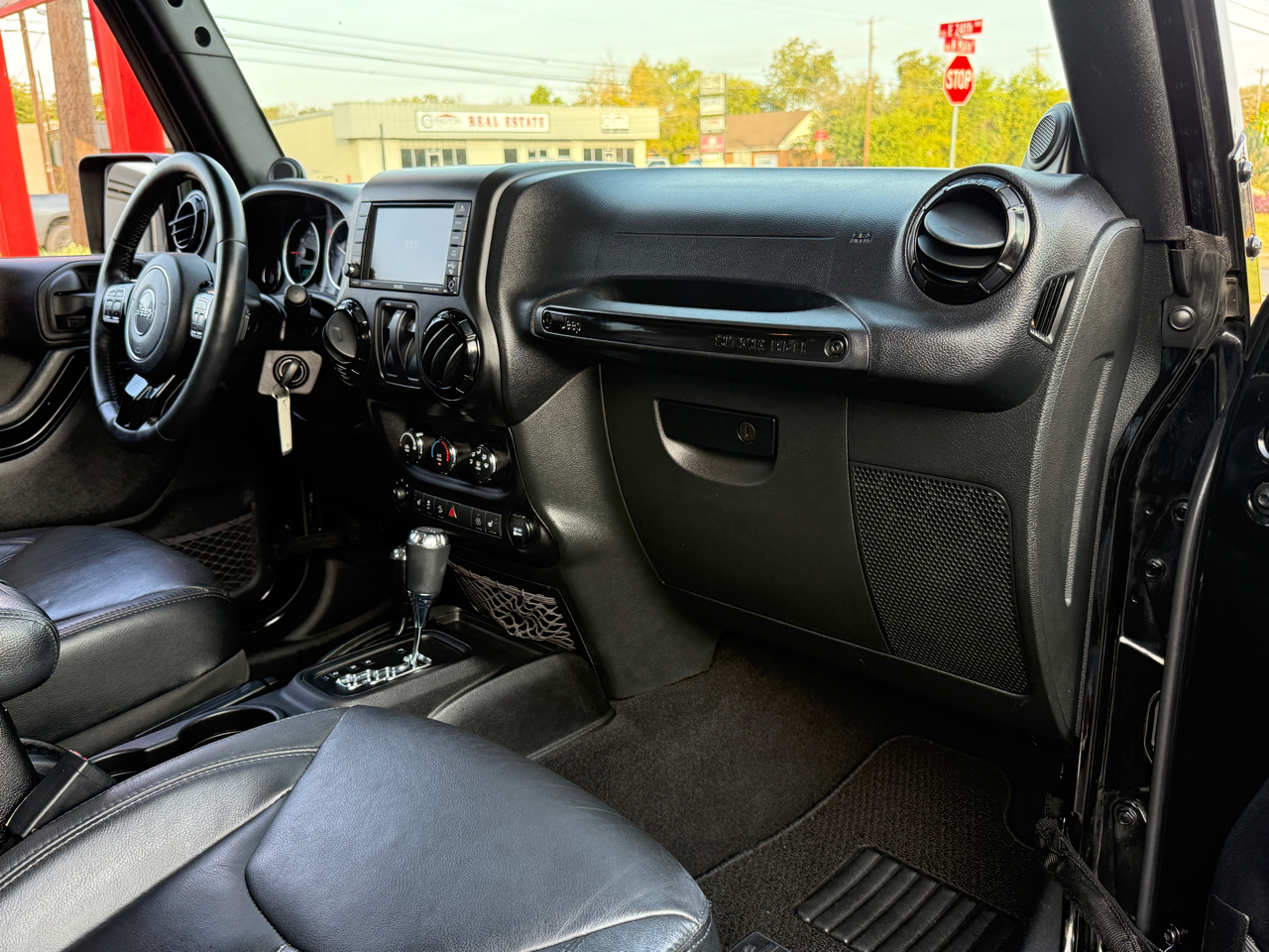 Jeep Wrangler Sahara 4WD 2014 Jeep Wrangler Sahara 4WD 2014