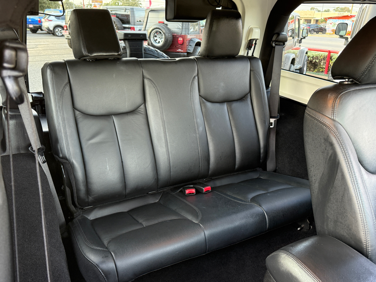 Jeep Wrangler Sahara 4WD 2014 Jeep Wrangler Sahara 4WD 2014