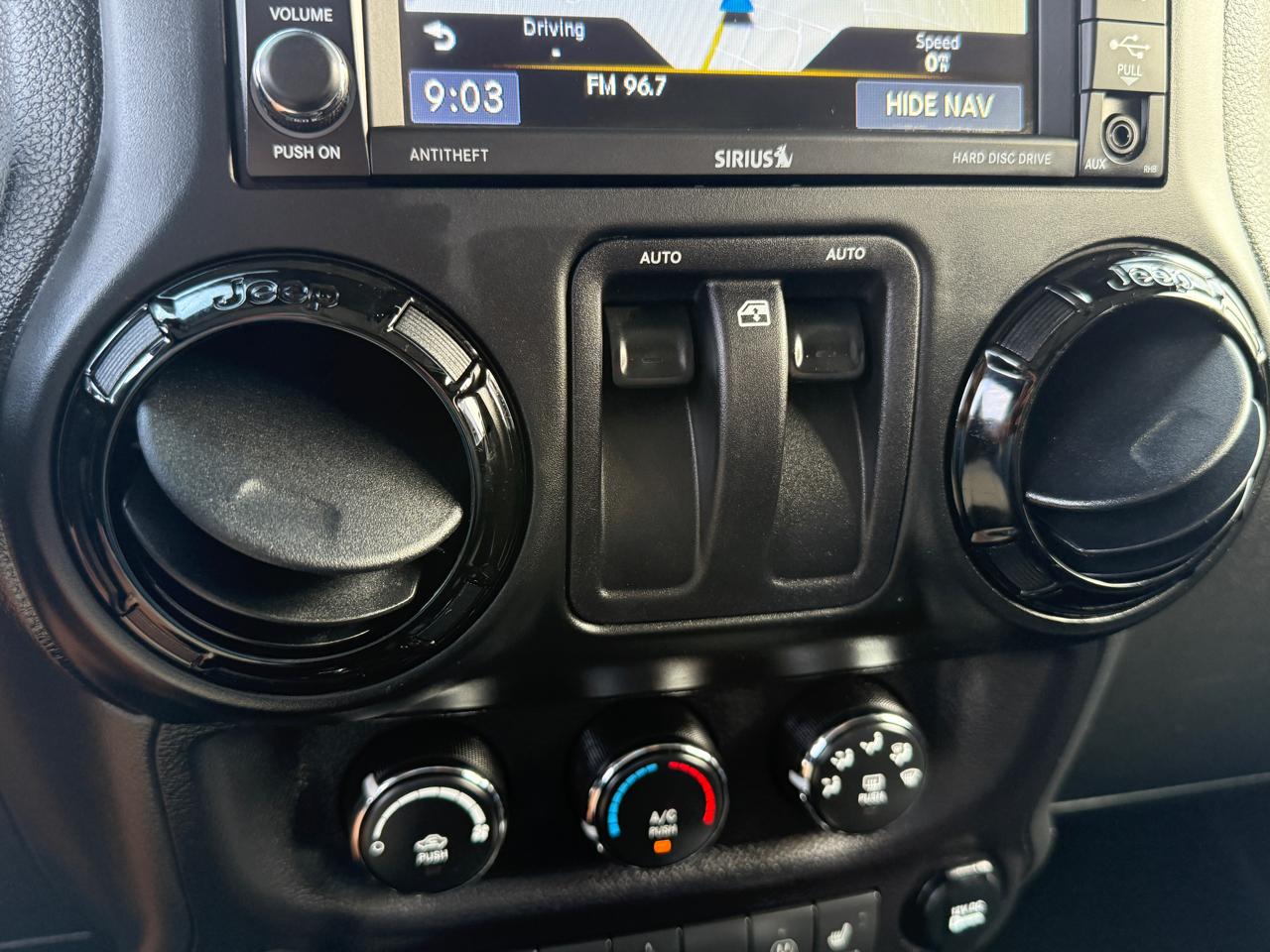 Jeep Wrangler Sahara 4WD 2014 Jeep Wrangler Sahara 4WD 2014