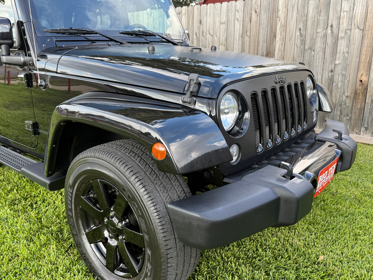 Jeep Wrangler Sahara 4WD 2014 Jeep Wrangler Sahara 4WD 2014