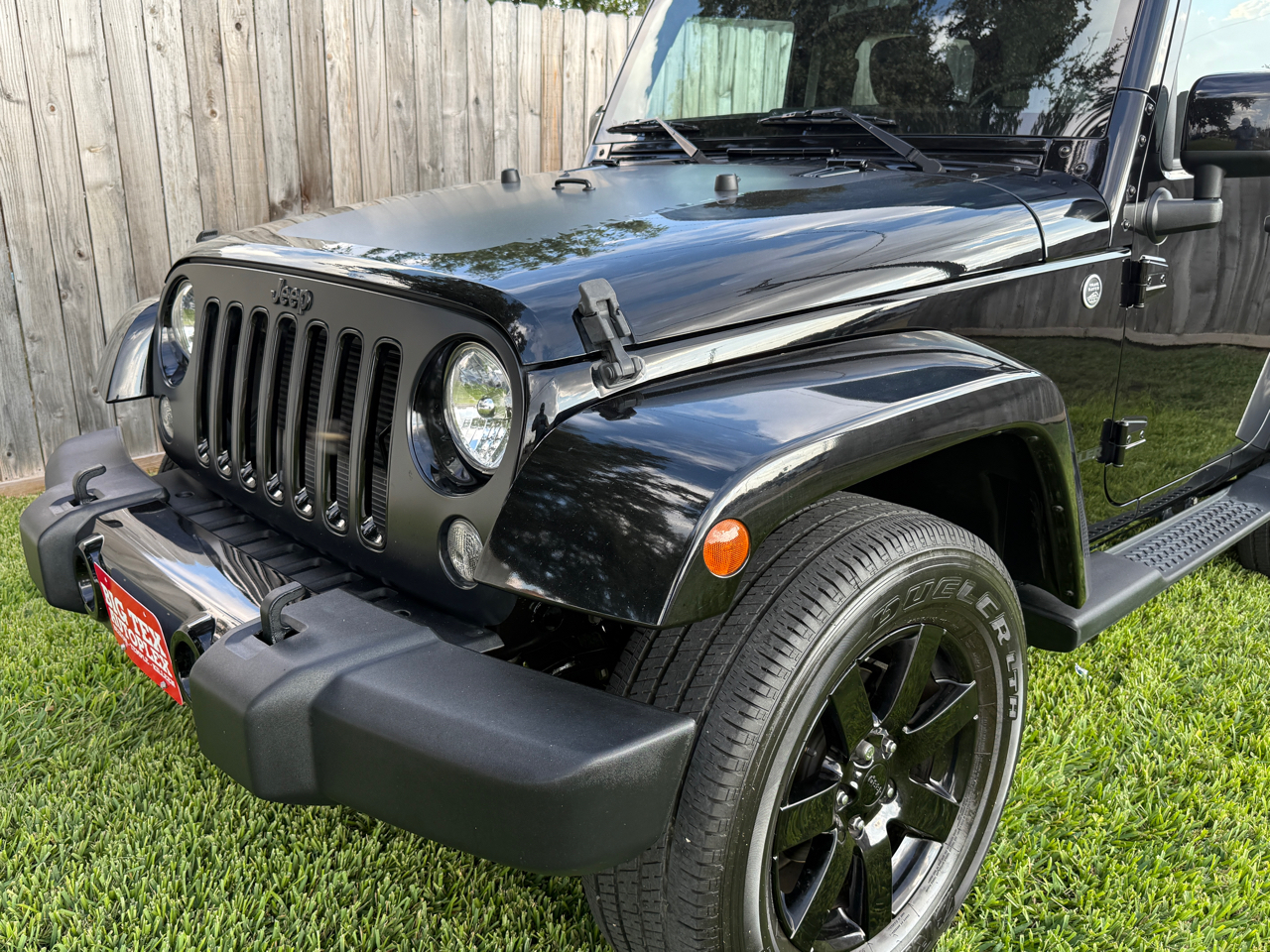 Jeep Wrangler Sahara 4WD 2014 Jeep Wrangler Sahara 4WD 2014