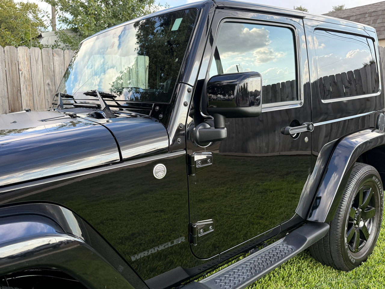 Jeep Wrangler Sahara 4WD 2014 Jeep Wrangler Sahara 4WD 2014