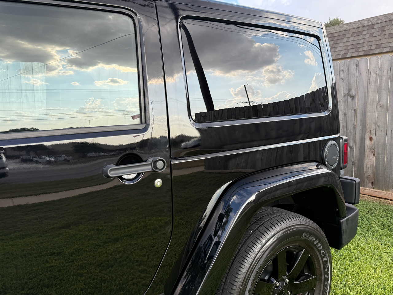 Jeep Wrangler Sahara 4WD 2014 Jeep Wrangler Sahara 4WD 2014
