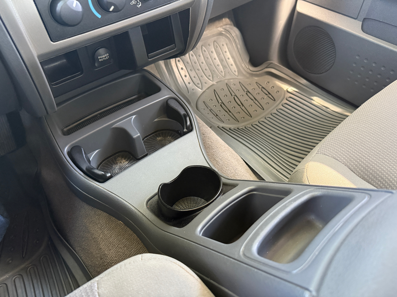 Dodge Dakota SLT Quad Cab 2WD 2006