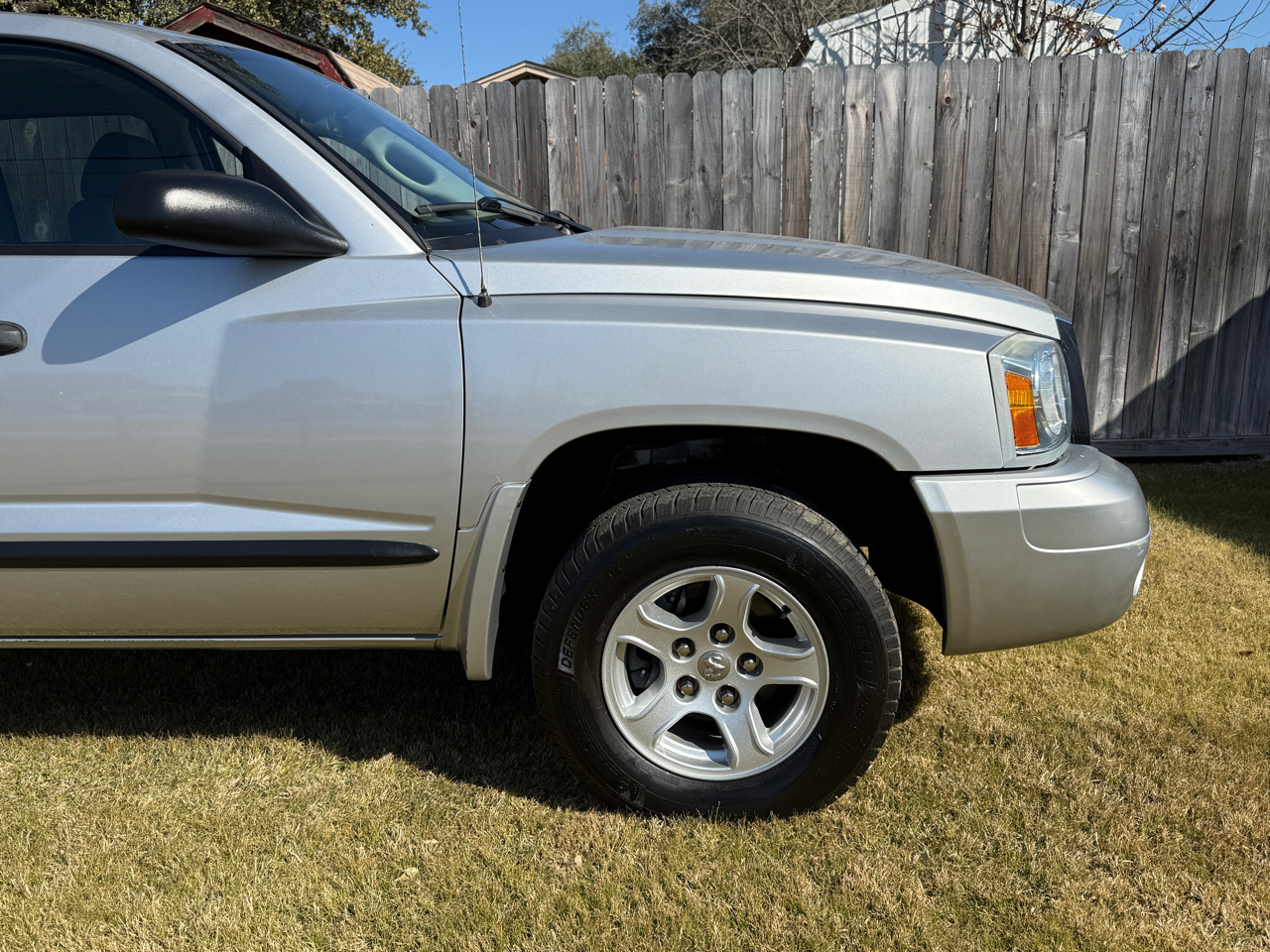 Dodge Dakota SLT Quad Cab 2WD 2006