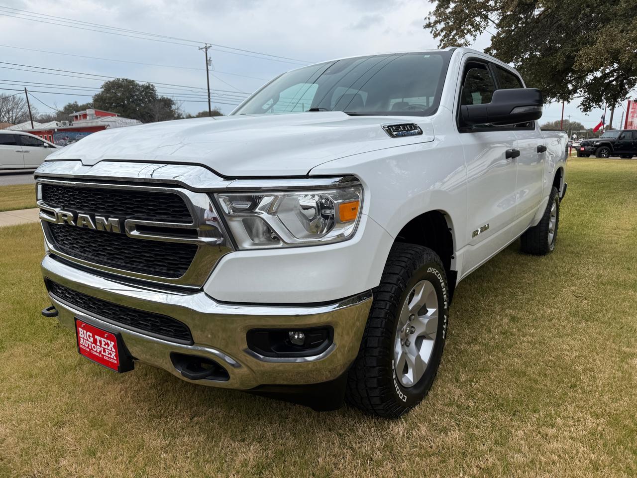 RAM 1500 Lone Star Crew Cab SB 4WD 2023