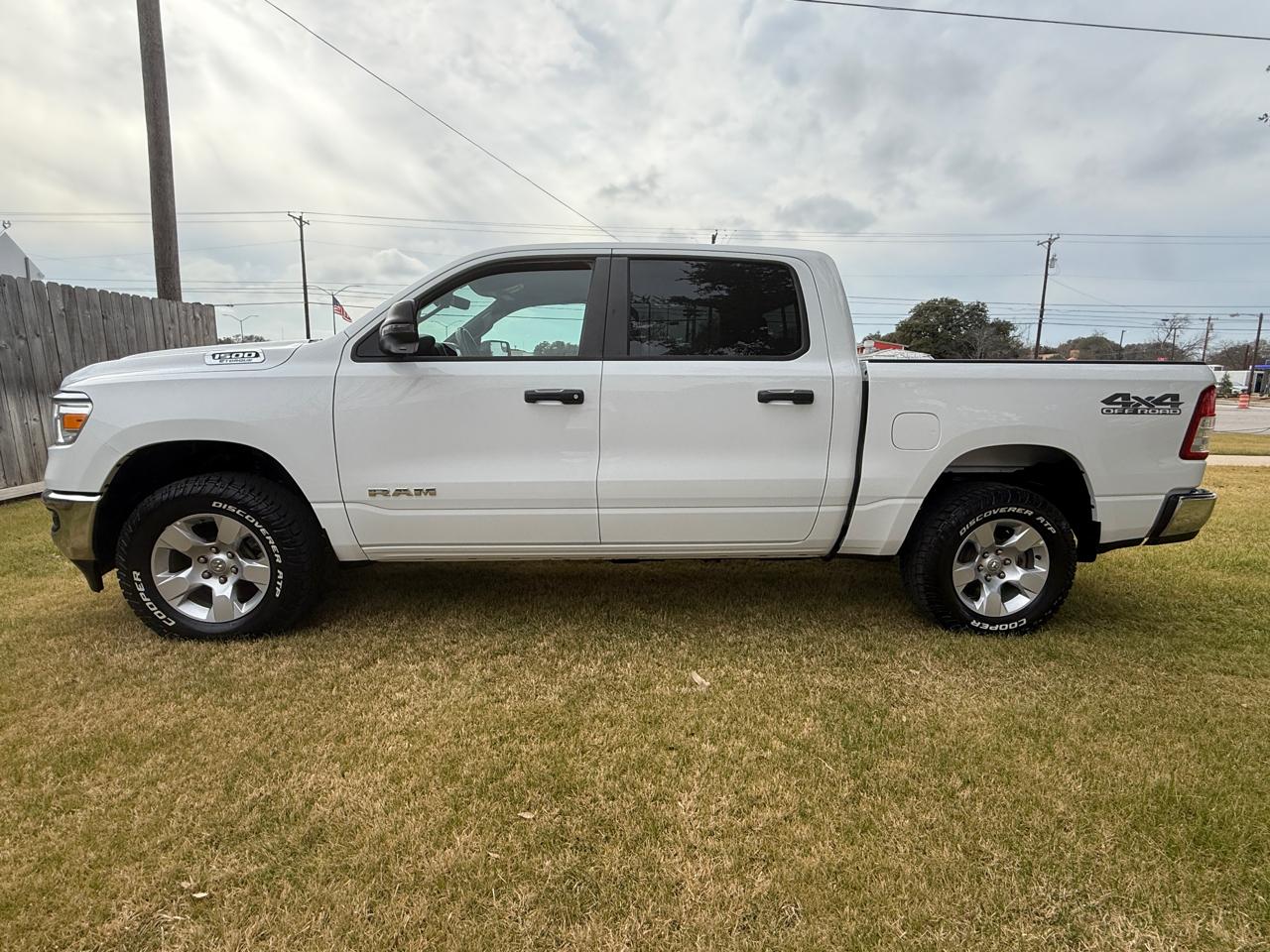 RAM 1500 Lone Star Crew Cab SB 4WD 2023