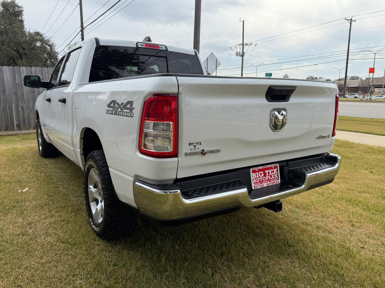 RAM 1500 Lone Star Crew Cab SB 4WD 2023