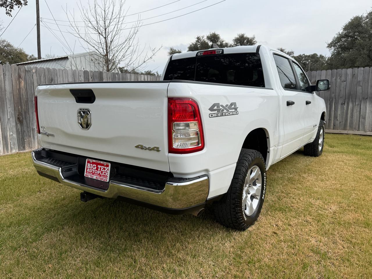 RAM 1500 Lone Star Crew Cab SB 4WD 2023