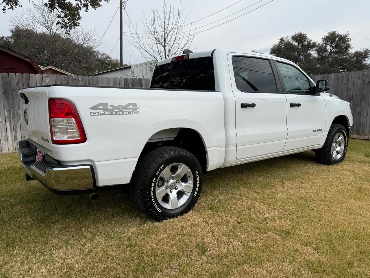 RAM 1500 Lone Star Crew Cab SB 4WD 2023