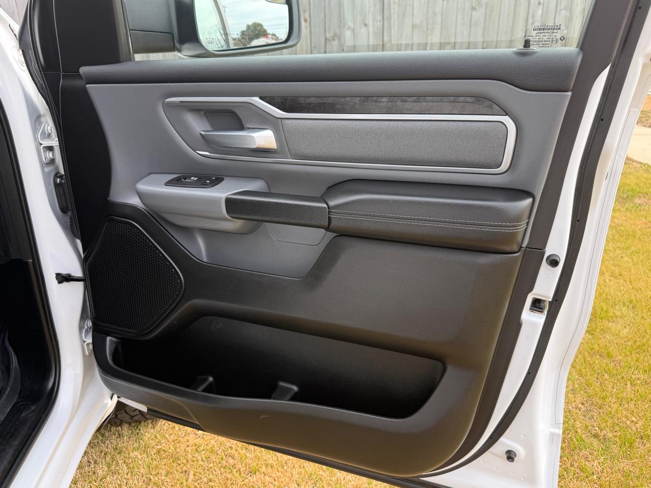 RAM 1500 Lone Star Crew Cab SB 4WD 2023