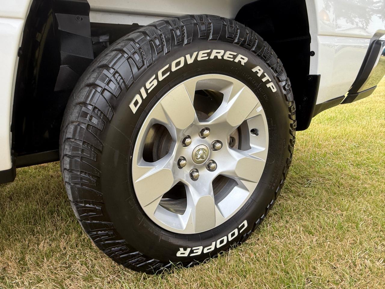 RAM 1500 Lone Star Crew Cab SB 4WD 2023