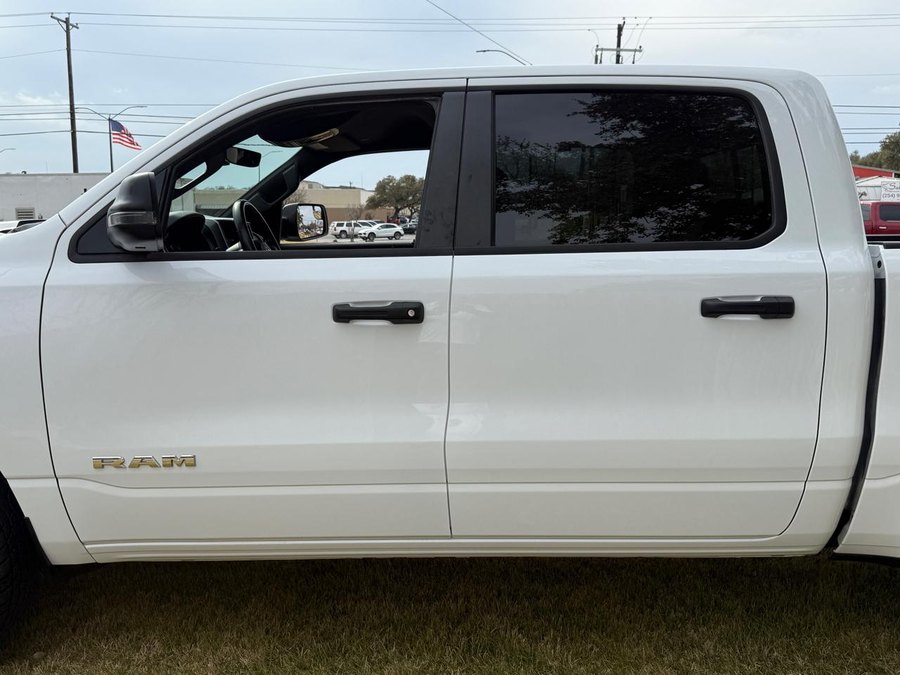 RAM 1500 Lone Star Crew Cab SB 4WD 2023