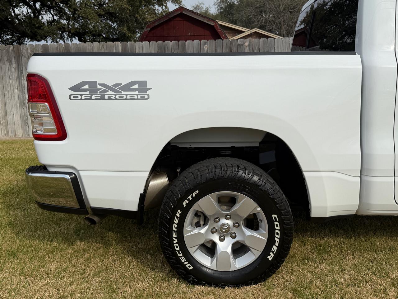 RAM 1500 Lone Star Crew Cab SB 4WD 2023