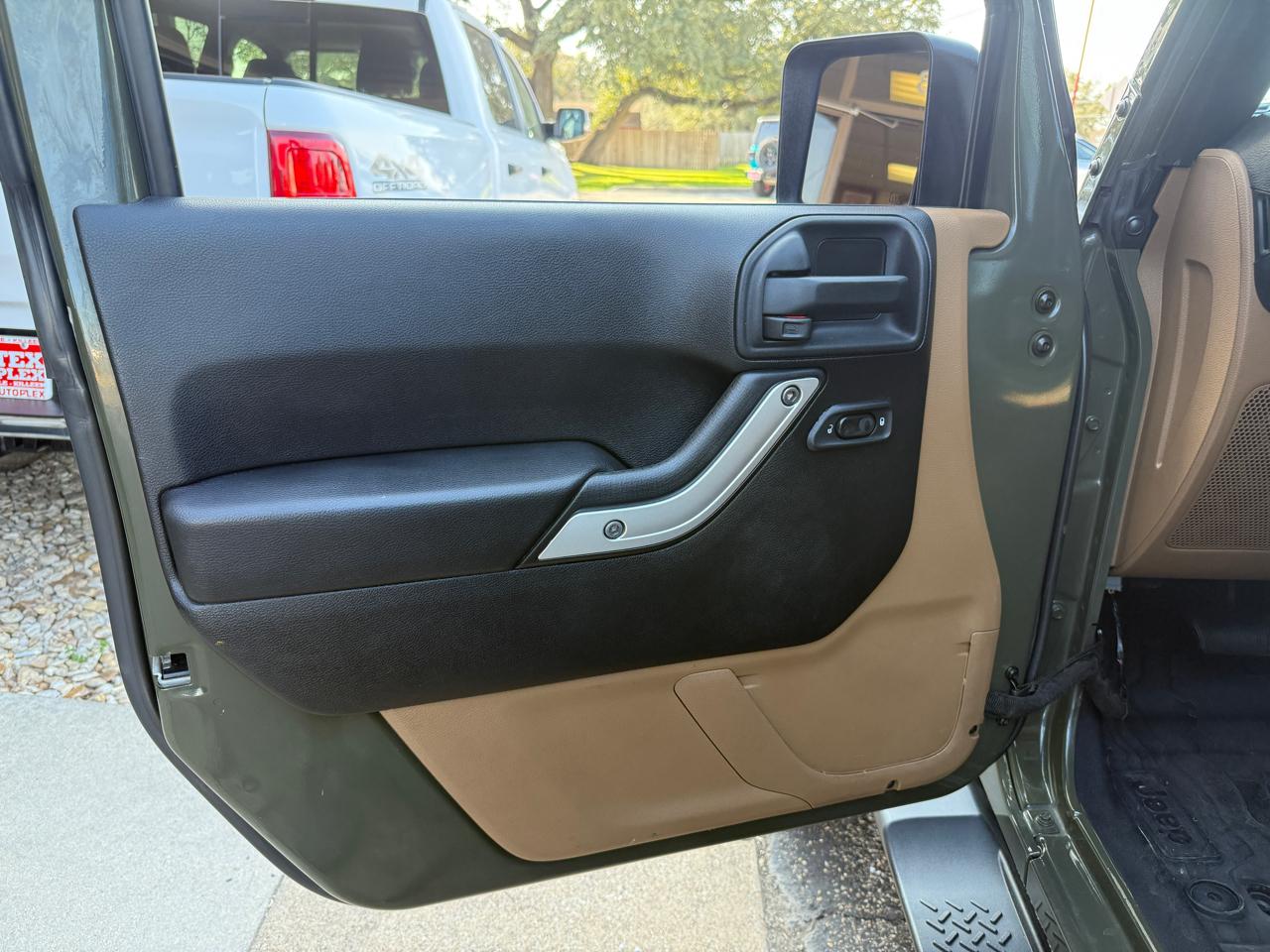 Jeep Wrangler Sahara 4WD 2015