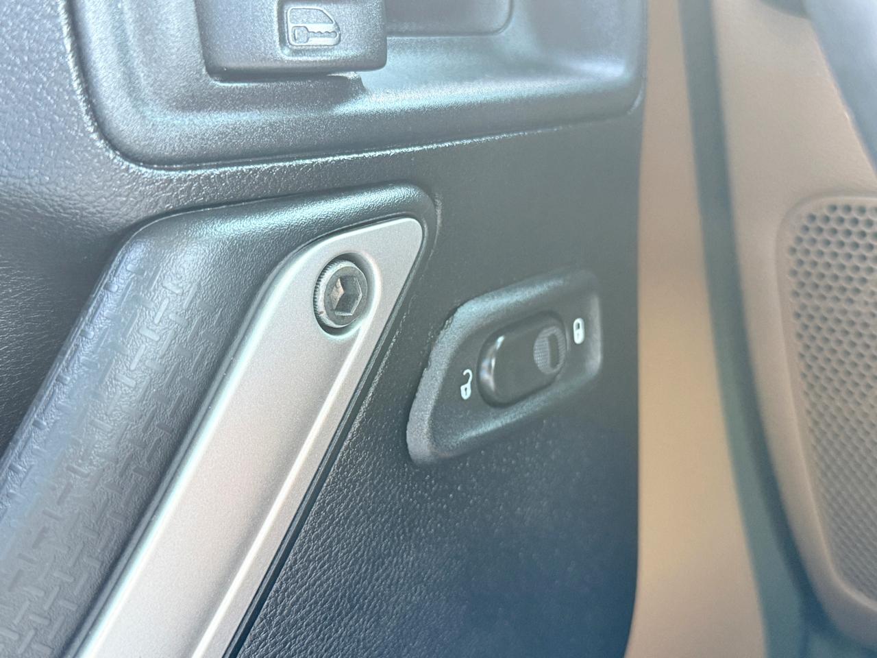 Jeep Wrangler Sahara 4WD 2015