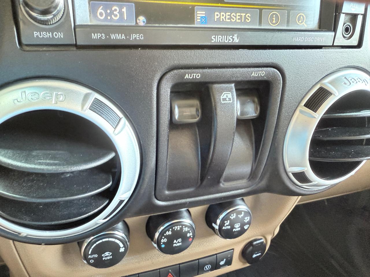 Jeep Wrangler Sahara 4WD 2015