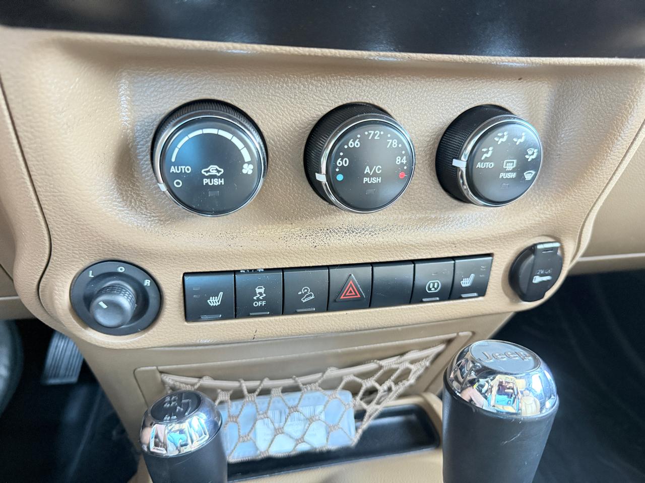 Jeep Wrangler Sahara 4WD 2015