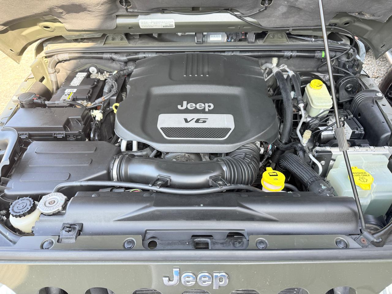 Jeep Wrangler Sahara 4WD 2015