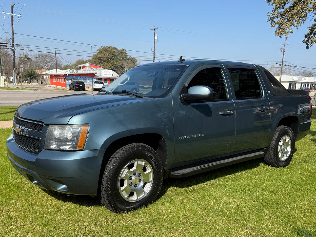 Chevrolet Avalanche LT 2WD 2010
