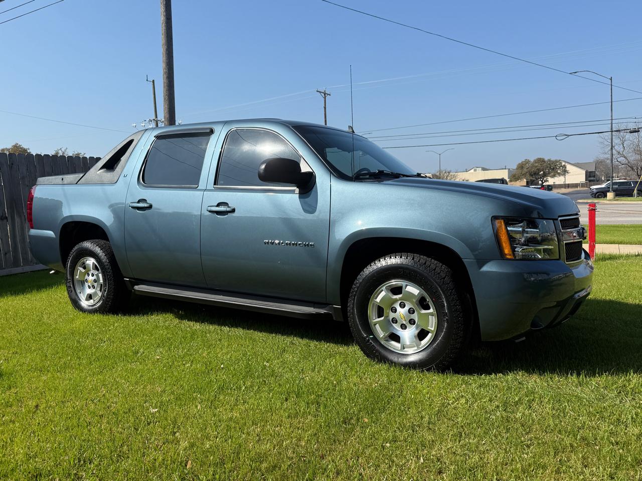 Chevrolet Avalanche LT 2WD 2010
