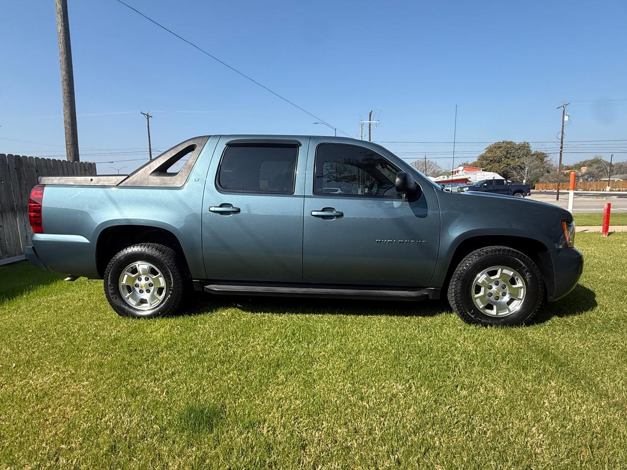 Chevrolet Avalanche LT 2WD 2010