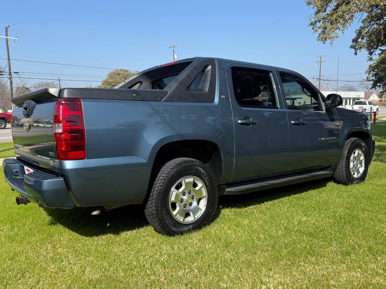 Chevrolet Avalanche LT 2WD 2010