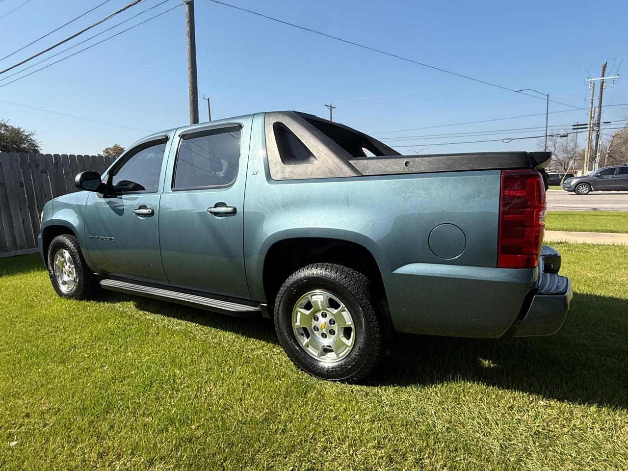 Chevrolet Avalanche LT 2WD 2010