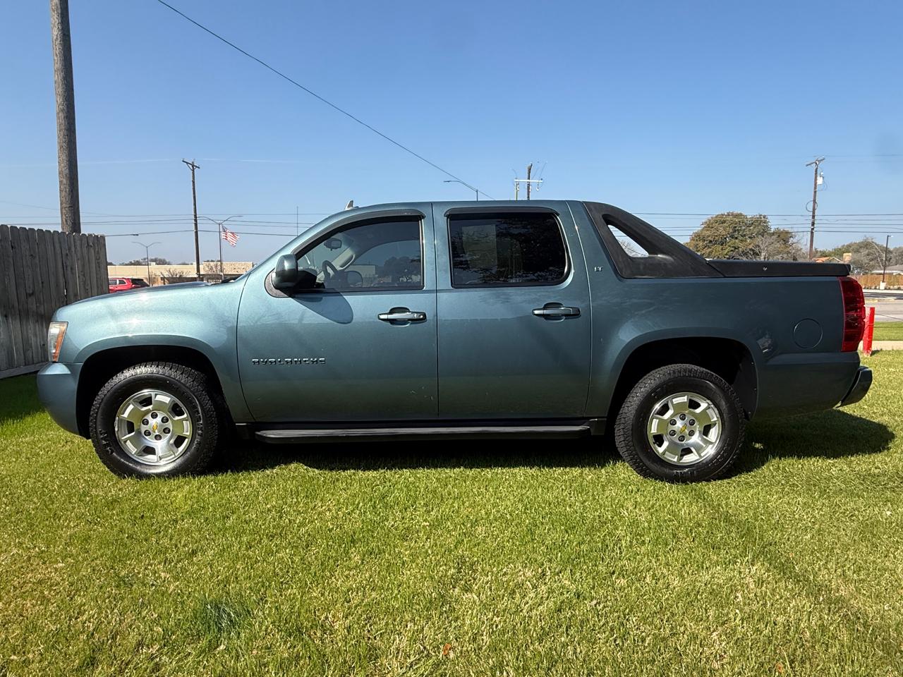 Chevrolet Avalanche LT 2WD 2010