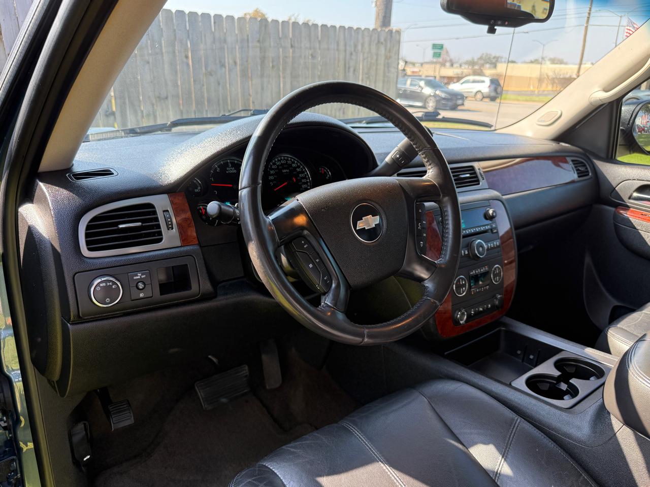 Chevrolet Avalanche LT 2WD 2010