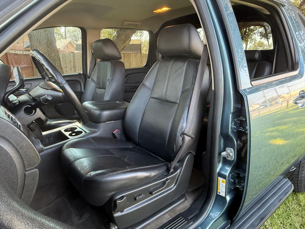 Chevrolet Avalanche LT 2WD 2010