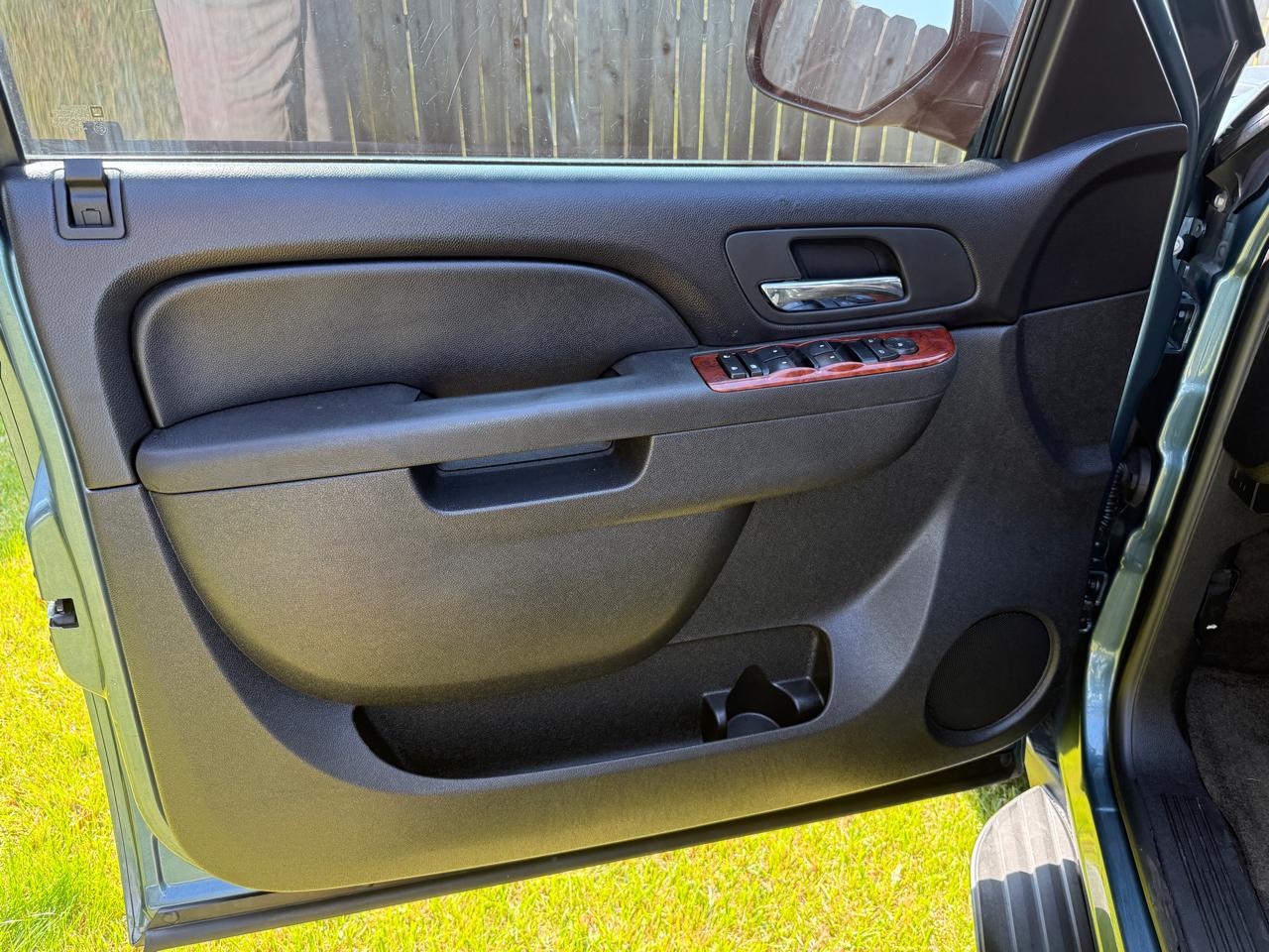 Chevrolet Avalanche LT 2WD 2010