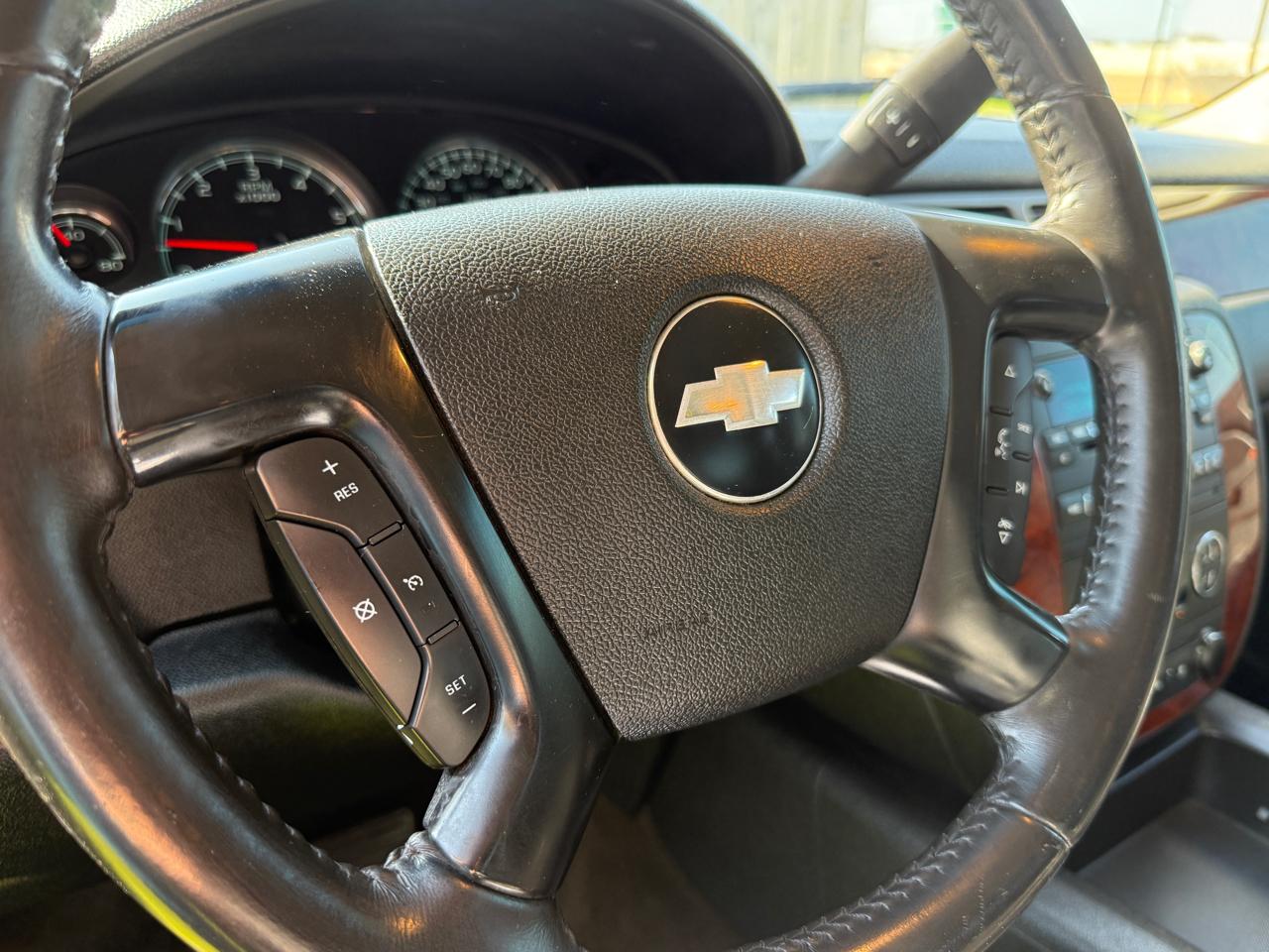 Chevrolet Avalanche LT 2WD 2010