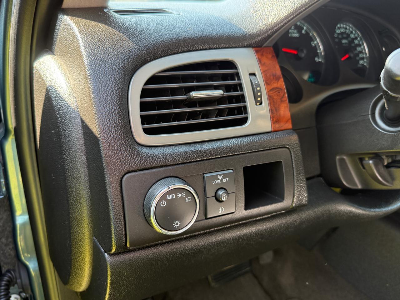 Chevrolet Avalanche LT 2WD 2010