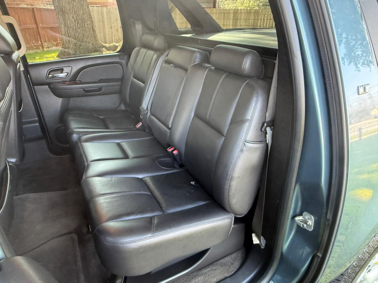 Chevrolet Avalanche LT 2WD 2010