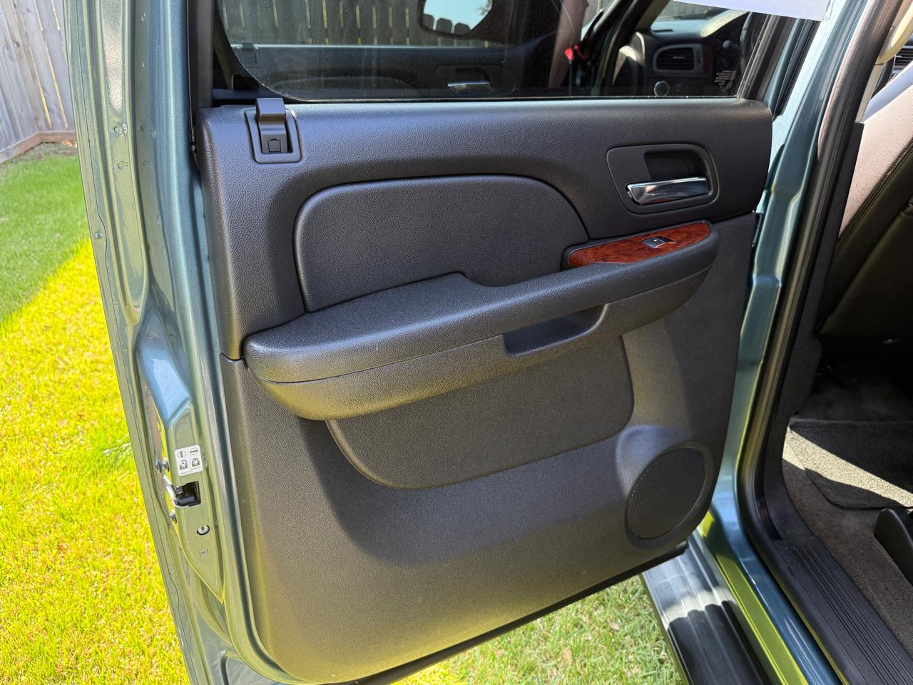 Chevrolet Avalanche LT 2WD 2010