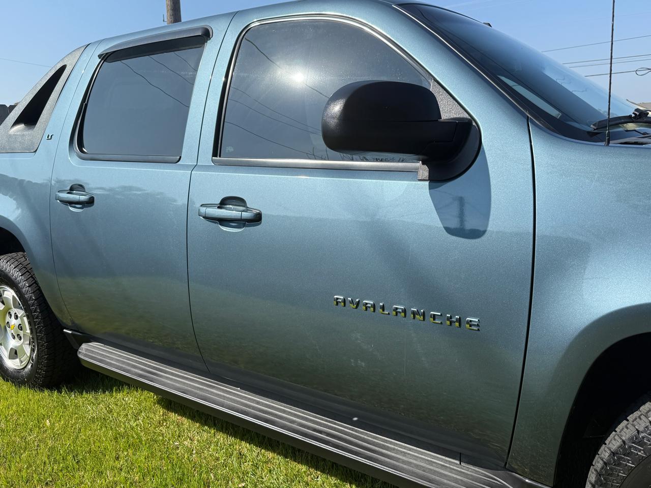 Chevrolet Avalanche LT 2WD 2010