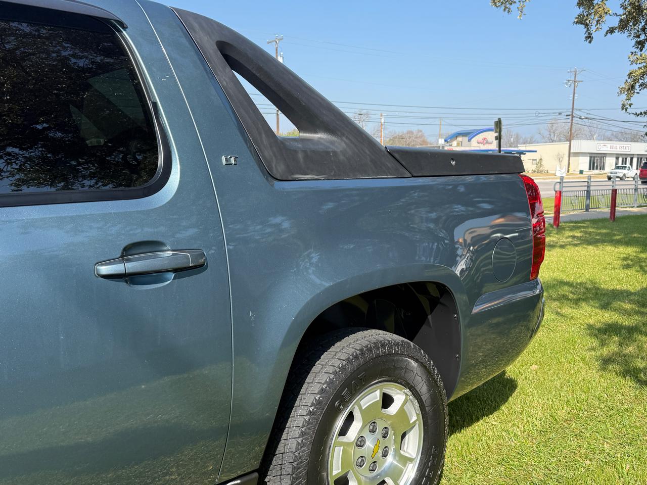 Chevrolet Avalanche LT 2WD 2010
