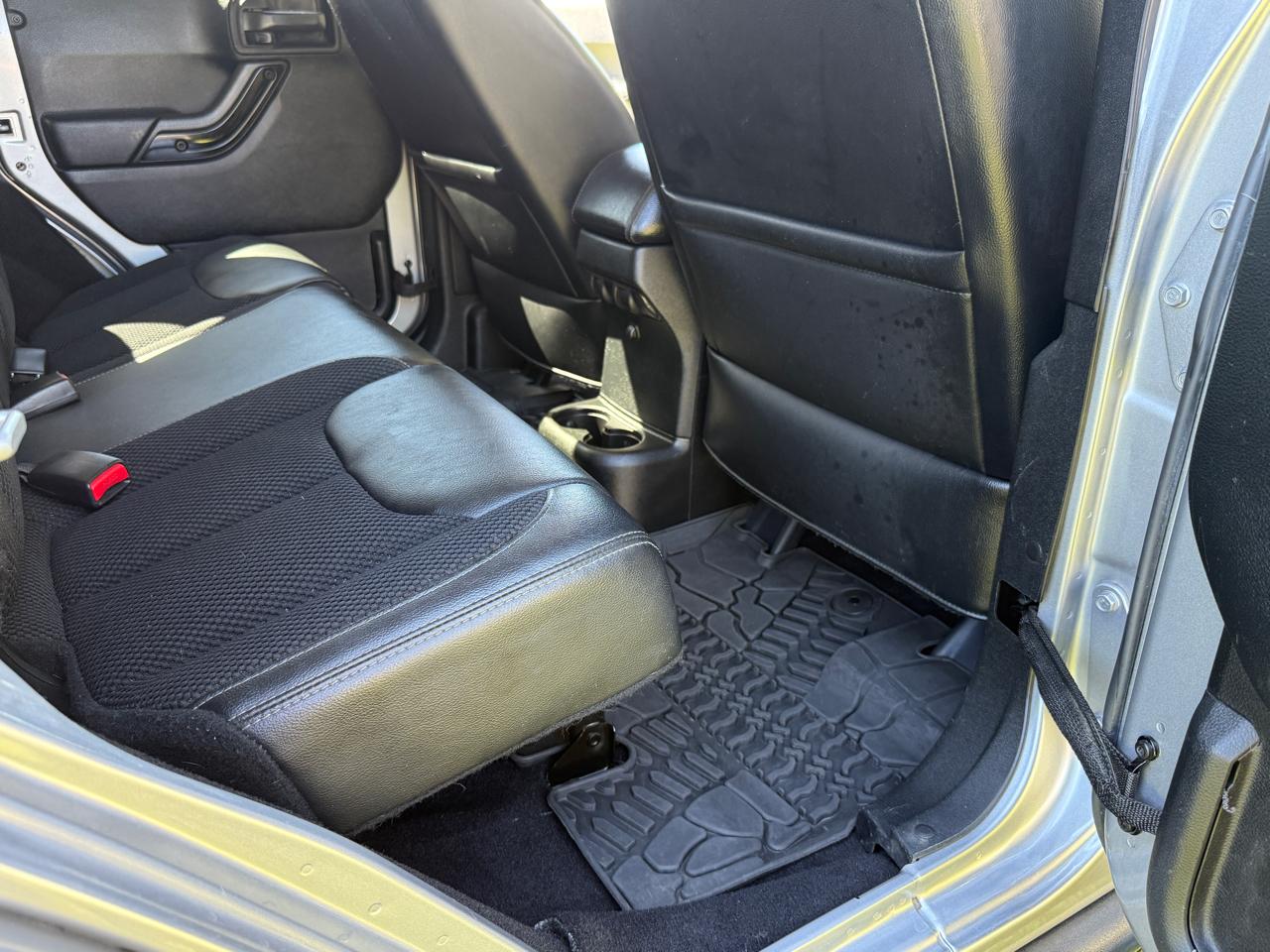 Jeep Wrangler Unlimited Sahara 4WD 2016