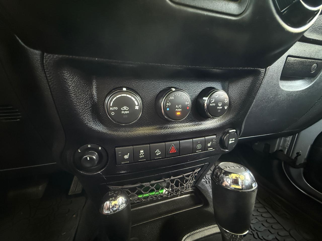 Jeep Wrangler Unlimited Sahara 4WD 2016