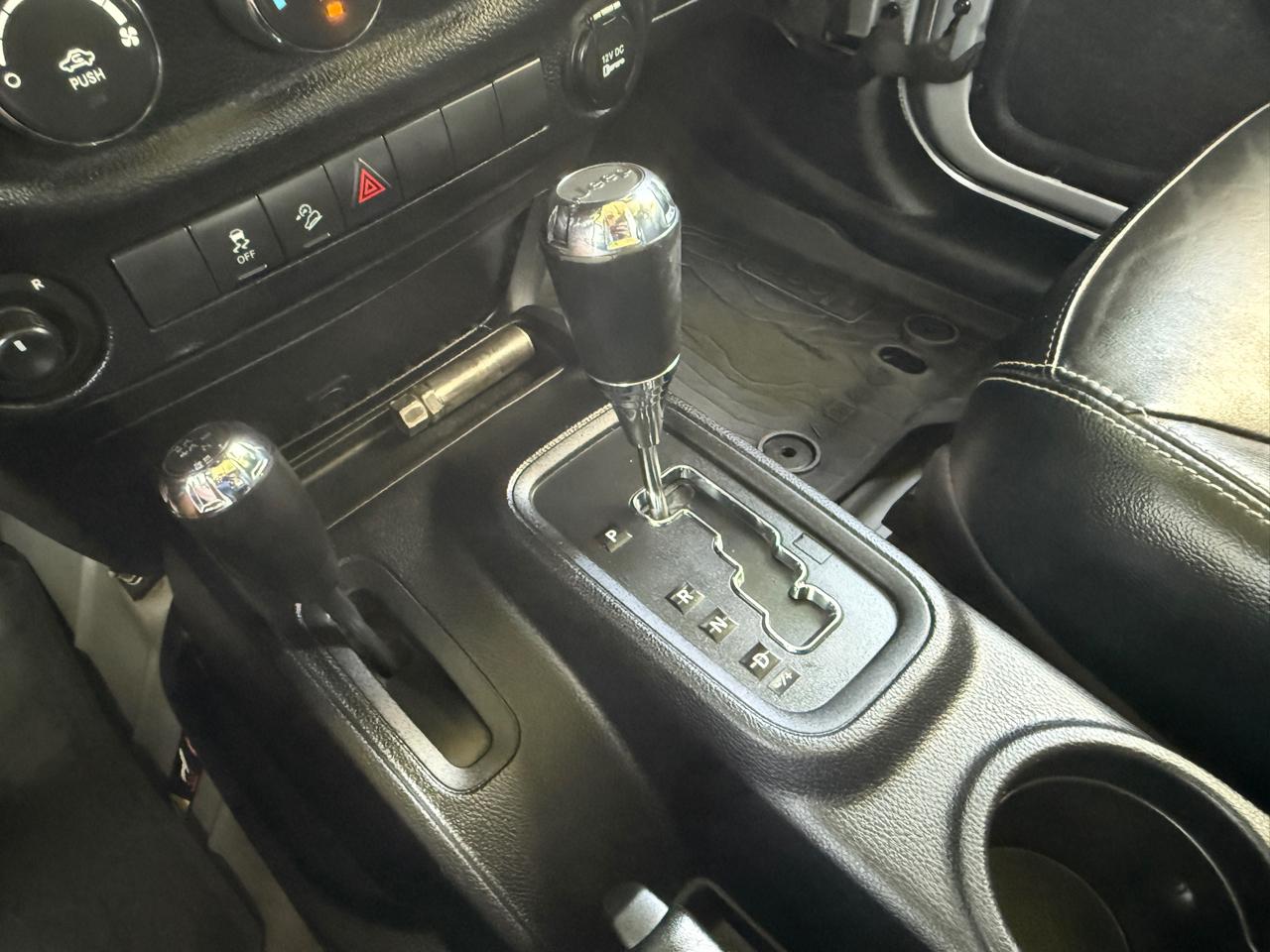 Jeep Wrangler 4WD 2dr Freedom Edition *Ltd Avail* 2014