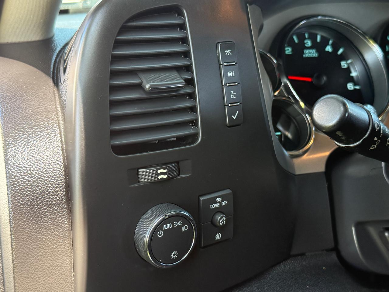 Chevrolet Silverado 1500 LT Crew Cab 4WD 2012