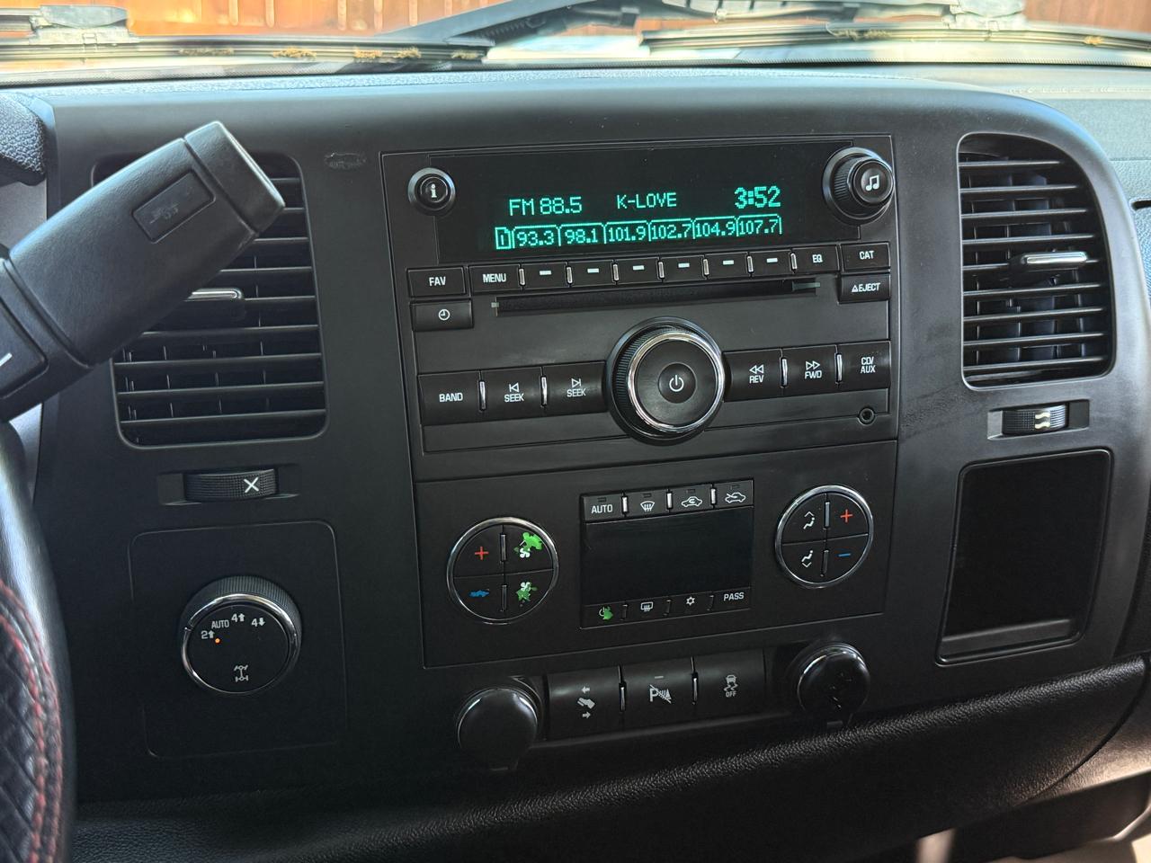 Chevrolet Silverado 1500 LT Crew Cab 4WD 2012