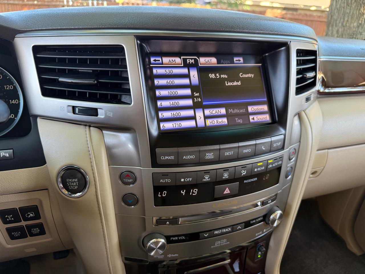 Lexus LX 570 Sport Utility 2013