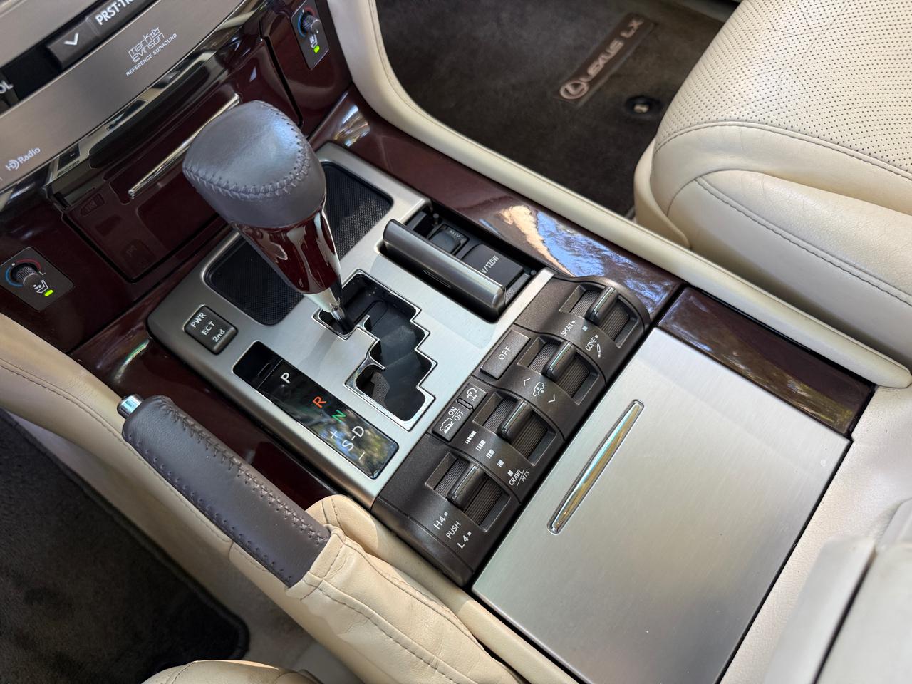 Lexus LX 570 Sport Utility 2013